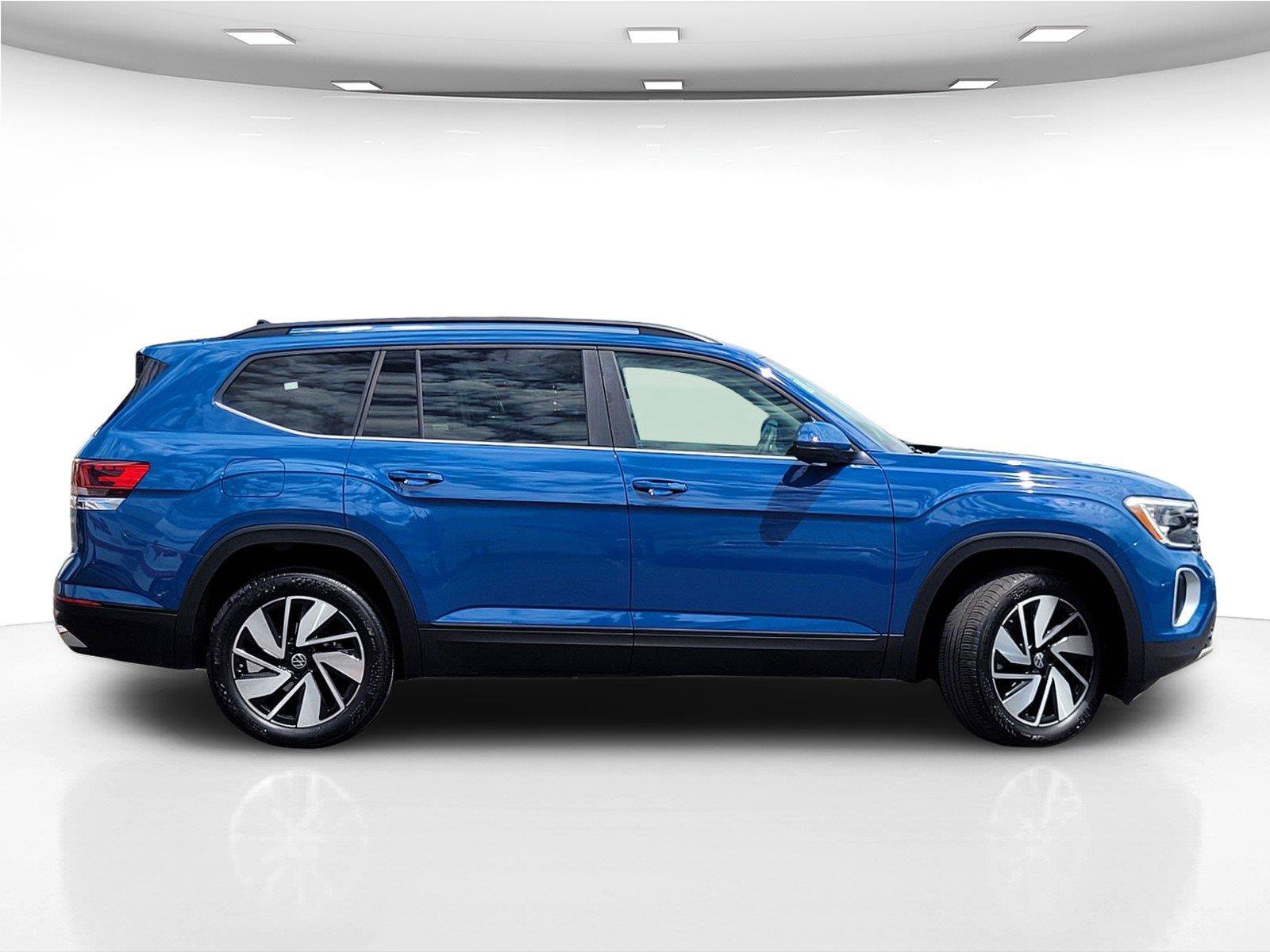 Certified 2025 Volkswagen Atlas SE AWD/4WD image 5