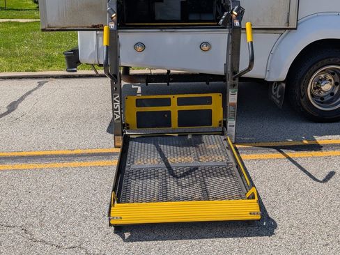 Used 2007 Ford E-450 and Econoline 450 RWD image 27