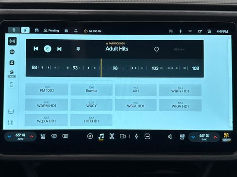 Used 2025 Rivian R1S Adventure image 32