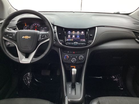 Used 2018 Chevrolet Trax LT w/ LT Convenience Package AWD/4WD image 28