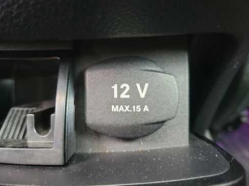 Used 2018 Mercedes-Benz E 400 4MATIC Sedan image 12