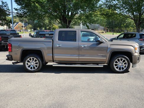 Used 2015 GMC Sierra 1500 Denali w/ Driver Alert Package image 10