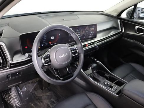 Certified 2025 Kia Sorento S w/ Panoramic Sunroof Package FWD image 28