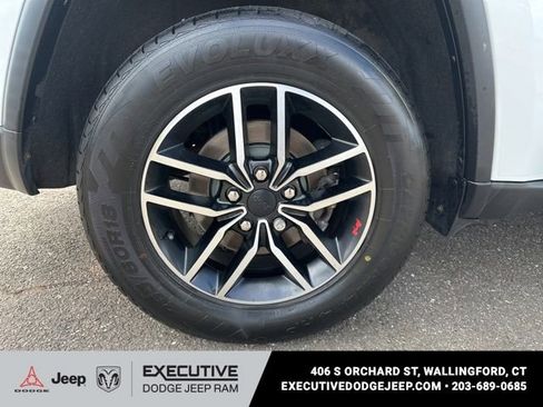 Used 2021 Jeep Grand Cherokee Trailhawk w/ Trailhawk Luxury Group AWD/4WD image 16