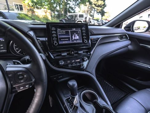 Used 2024 Toyota Camry SE FWD image 16