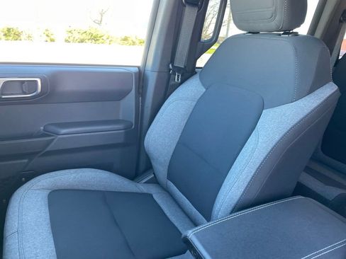 Used 2025 Ford Bronco Big Bend AWD/4WD image 16