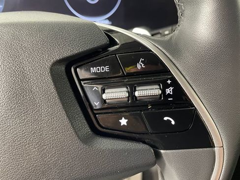 Certified 2023 Kia Niro Wind w/ Wind Preserve Package FWD image 12