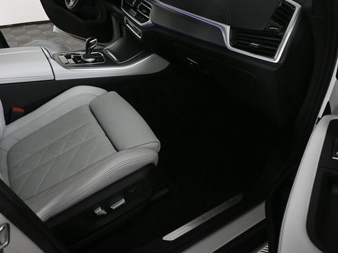 Used 2023 BMW X5 sDrive40i image 21