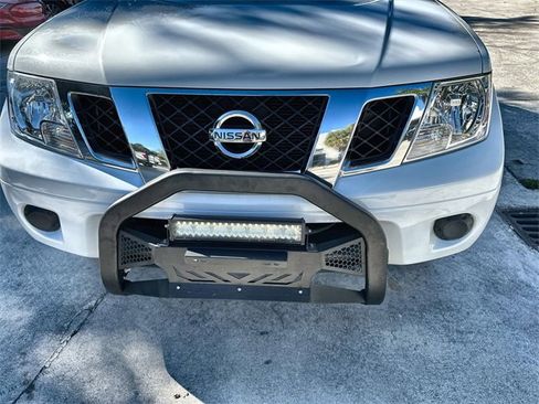 Used 2017 Nissan Frontier SV image 20