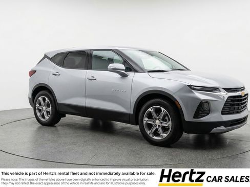 Used 2025 Chevrolet Blazer LT image 1