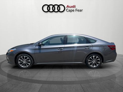 Used 2016 Toyota Avalon XLE FWD image 2
