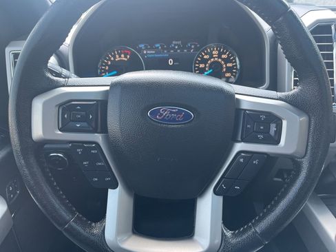 Used 2015 Ford F150 XLT image 24