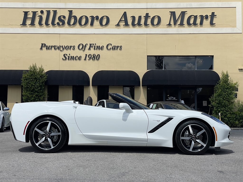 Used 2015 Chevrolet Corvette Stingray Convertible w/ 3LT Preferred Equipment Group RWD image 5