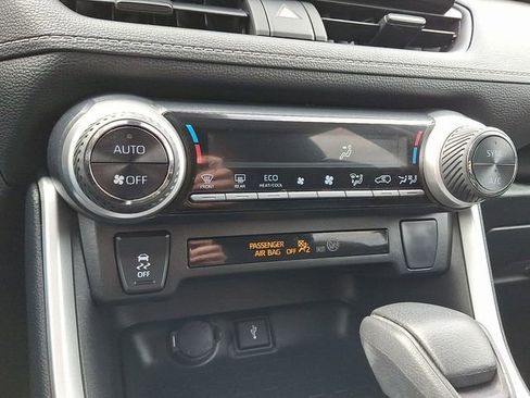 Certified 2022 Toyota RAV4 LE image 15