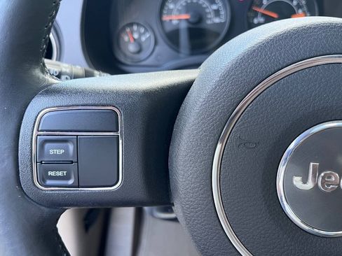 Used 2015 Jeep Patriot High Altitude AWD/4WD image 33