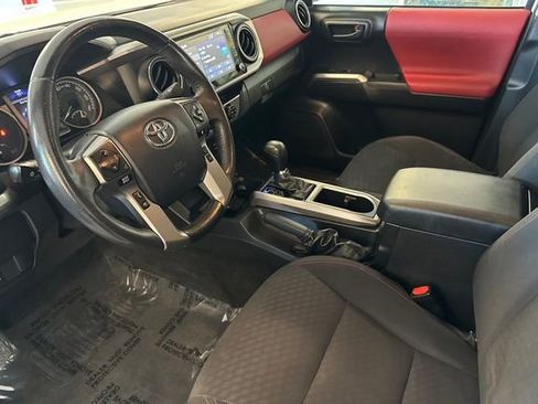 Used 2020 Toyota Tacoma SR5 image 11
