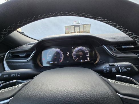 New 2025 Jeep Grand Cherokee Limited image 24