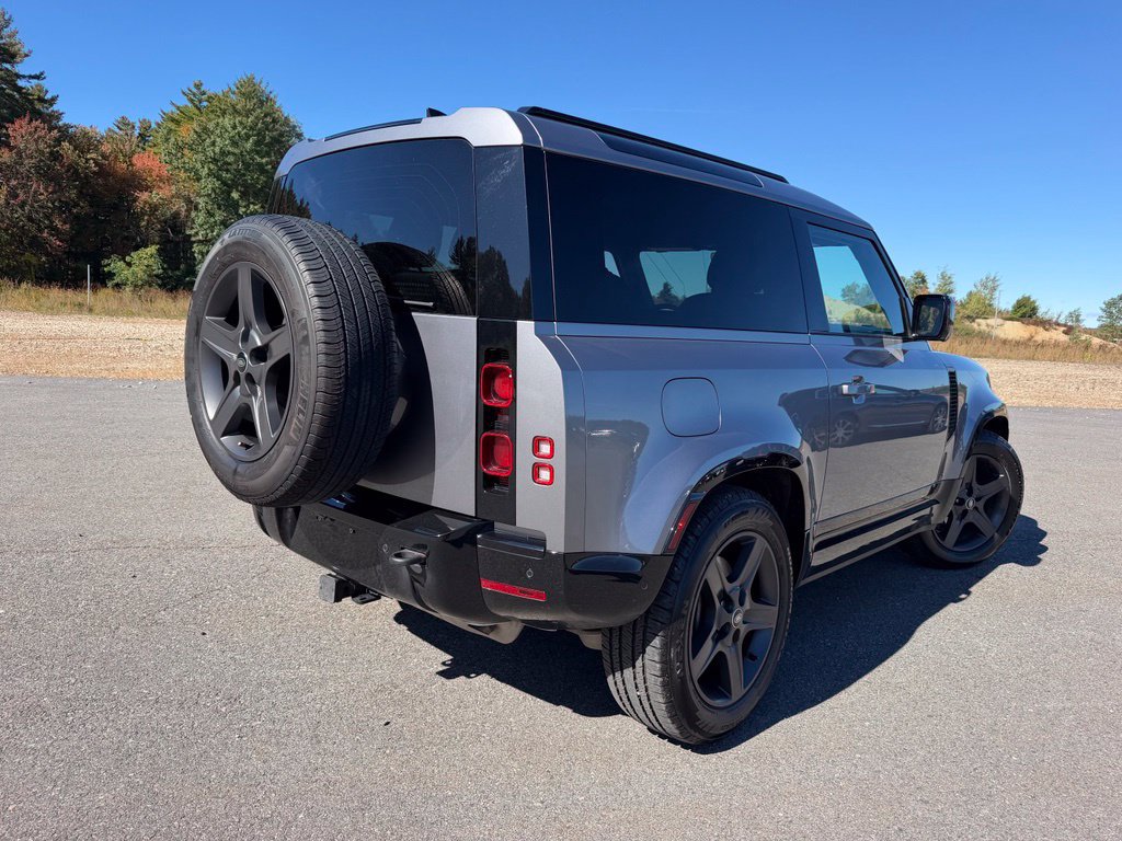Used 2024 Land Rover Defender 90 X-Dynamic SE AWD/4WD image 3