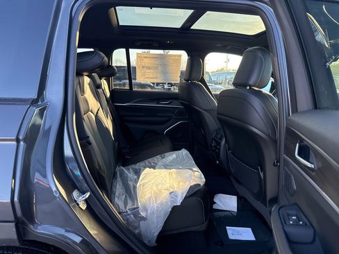New 2026 Jeep Grand Cherokee Limited image 27