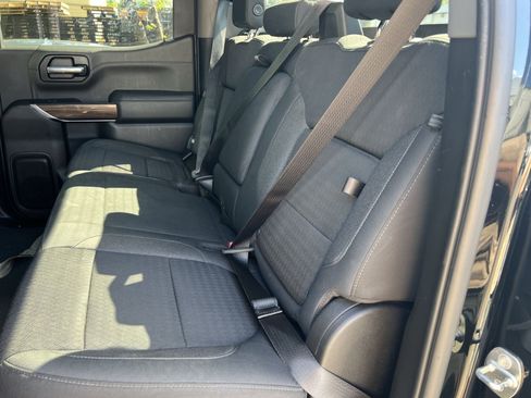 Used 2019 Chevrolet Silverado 1500 LT Trail Boss w/ Convenience Package AWD/4WD image 23