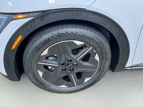New 2025 Kia EV6 Light image 30