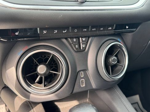 Used 2020 Chevrolet Blazer LT FWD image 17