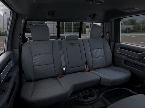 New 2025 RAM 2500 Big Horn AWD/4WD image 30