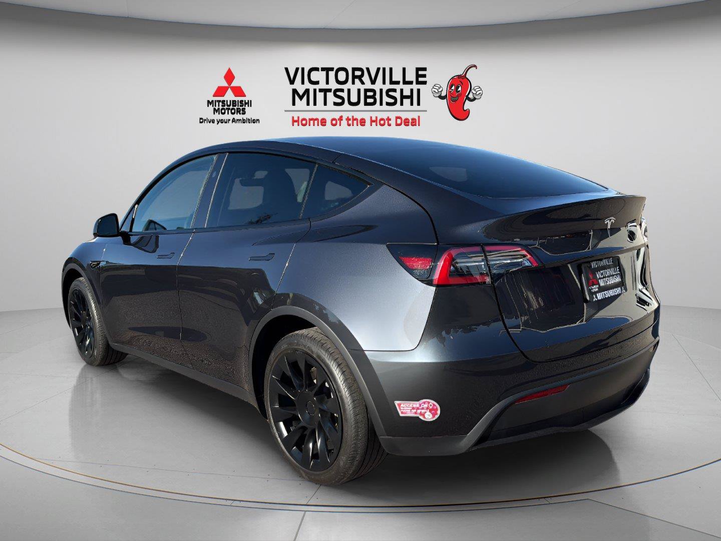 Used 2024 Tesla Model Y Long Range AWD/4WD image 5