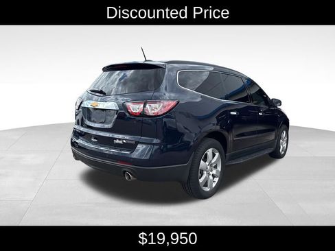 Used 2017 Chevrolet Traverse Premier FWD image 3