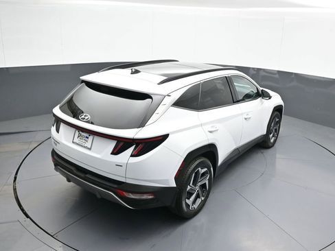 Certified 2022 Hyundai Tucson Limited w/ Cargo Package AWD/4WD image 39