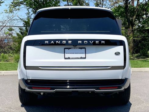 Used 2023 Land Rover Range Rover SE AWD/4WD image 4