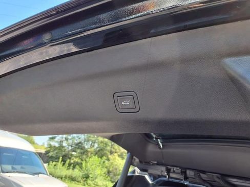 New 2025 Chevrolet Suburban Premier image 28