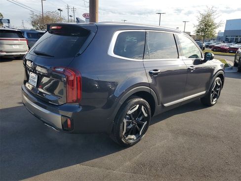 New 2025 Kia Telluride S image 4