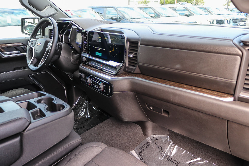 Used 2025 Chevrolet Silverado 1500 LT RWD image 15