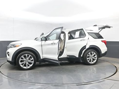 Used 2022 Ford Explorer Platinum w/ Equipment Group 601A AWD/4WD image 59