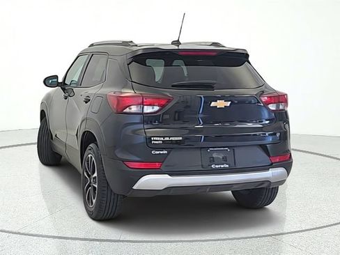Used 2025 Chevrolet TrailBlazer LT AWD/4WD image 4