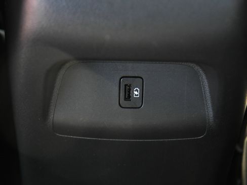 Used 2025 Nissan Sentra SV FWD image 33