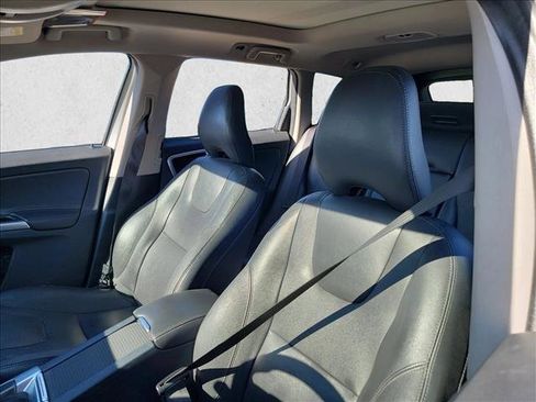 Used 2015 Volvo XC60 T5 Premier image 13