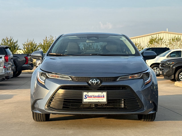 Used 2026 Toyota Corolla LE FWD image 2