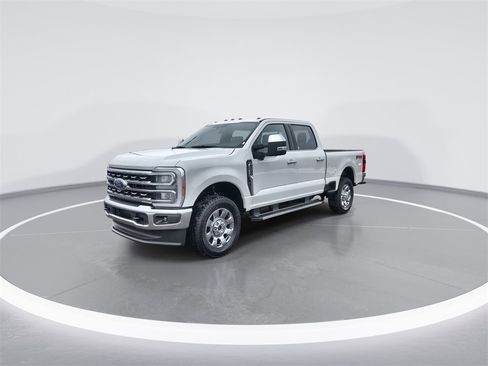New 2026 Ford F250 Lariat w/ Chrome Package image 4