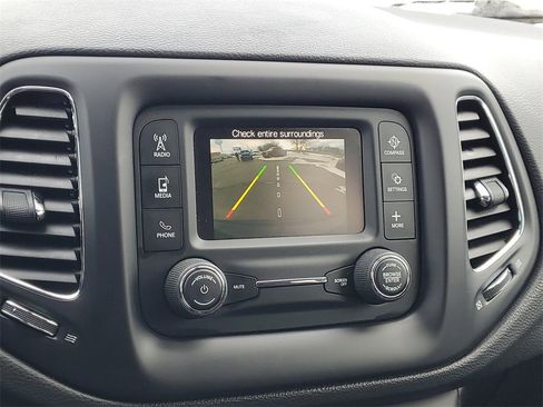 Used 2018 Jeep Compass Latitude w/ Cold Weather Group image 22