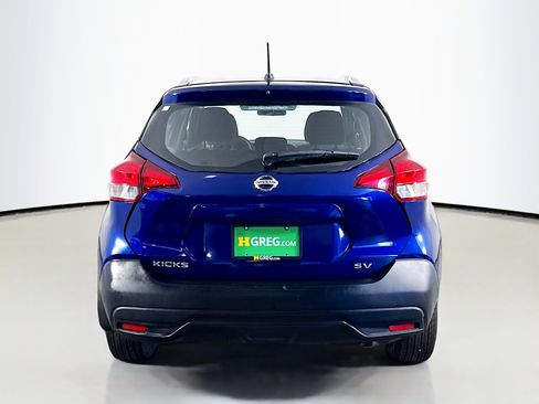 Used 2018 Nissan Kicks SV image 8