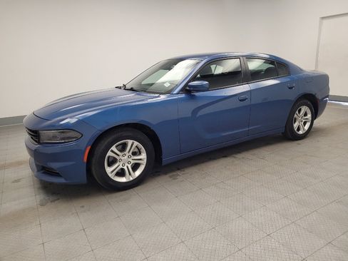 Used 2022 Dodge Charger SXT image 2