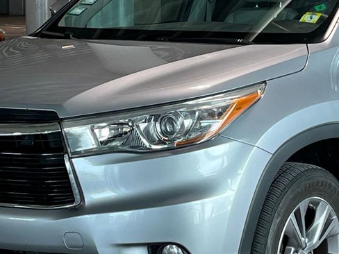 Used 2015 Toyota Highlander XLE AWD/4WD image 5