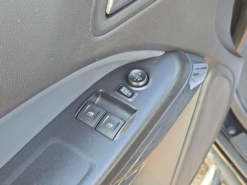 Used 2016 Chevrolet Colorado Z71 AWD/4WD image 9