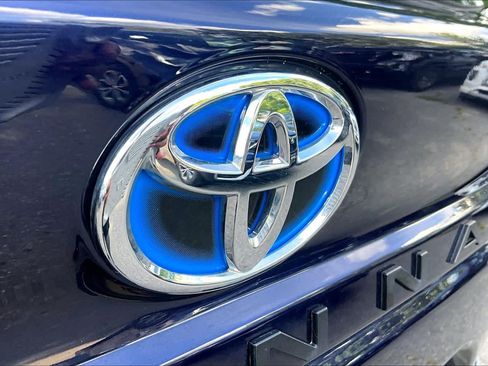 Certified 2024 Toyota Sienna LE AWD/4WD image 29