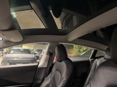 Used 2021 Tesla Model 3 Standard Range Plus image 11