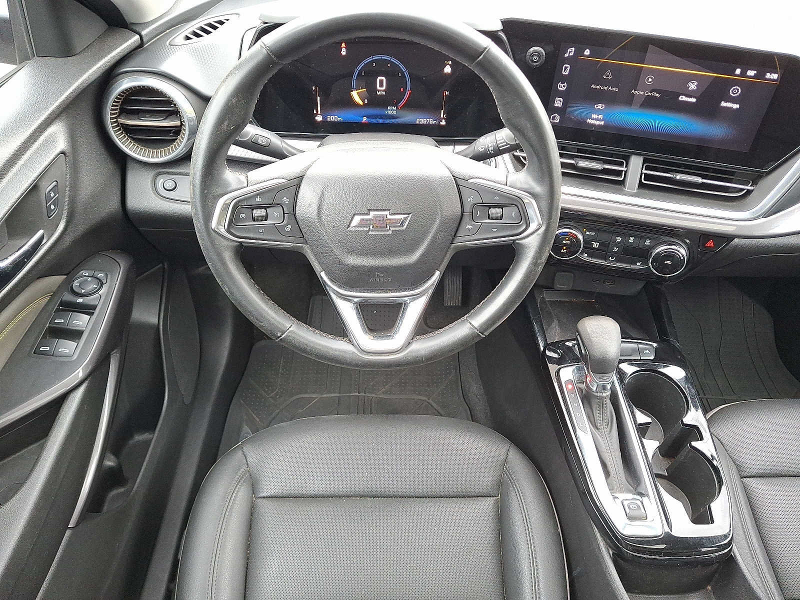 Used 2024 Chevrolet Trax ACTIV w/ Sunroof Package FWD image 11
