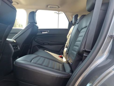 Certified 2024 Ford Edge SEL w/ Convenience Package image 9