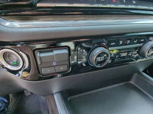 Used 2024 Chevrolet Silverado 2500 LT w/ Convenience Package AWD/4WD image 39